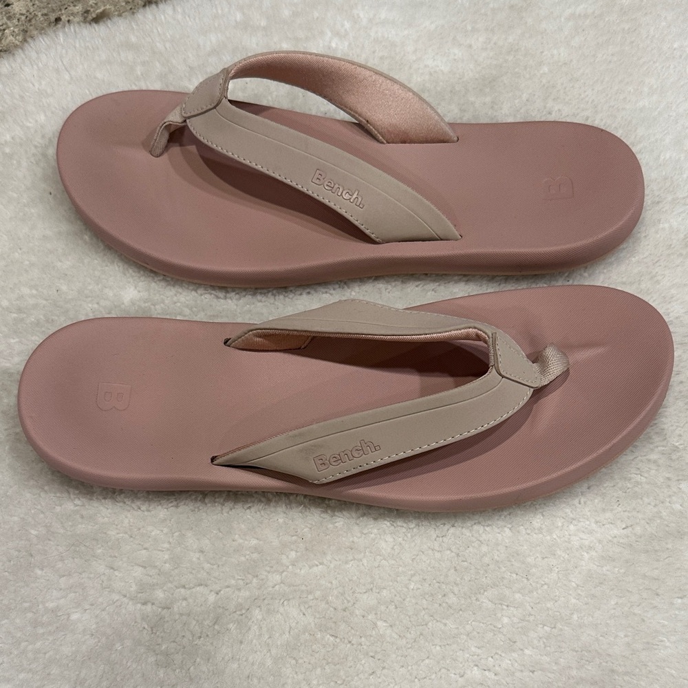 Bench flip flops